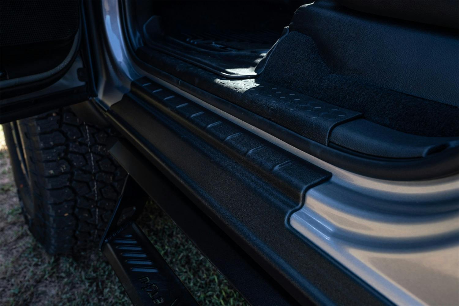 Bushwacker 14117 Truck Trail Armor Rocker Panel