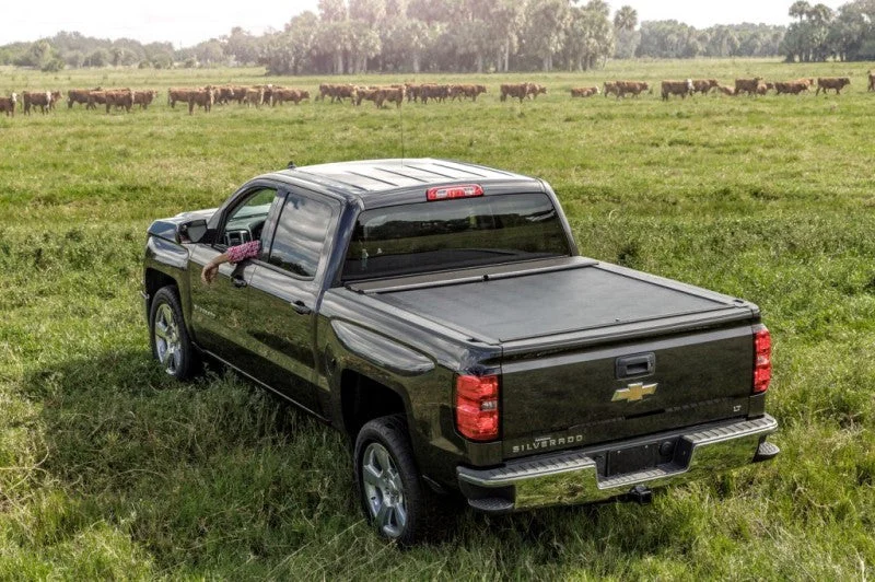 Roll-N-Lock 15-18 Ford F-150 SB 77-3/8in M-Series Retractable Tonneau Cover – LG102M