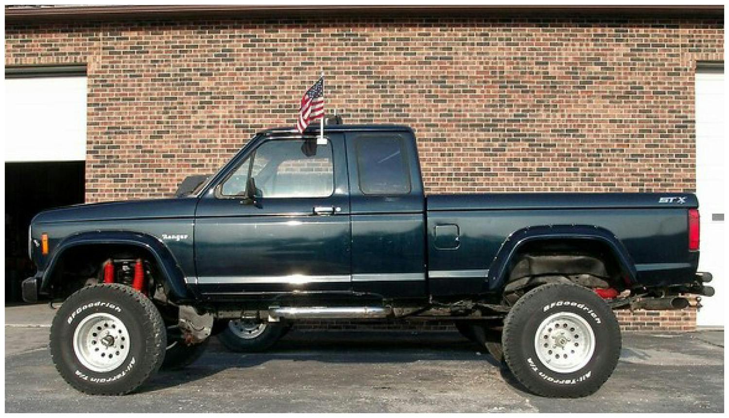 Bushwacker 21008-11 Fender Flares Cutout Style 2Pc Rear