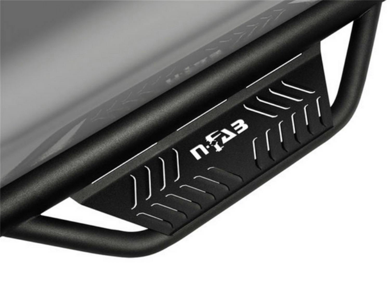 N-FAB HPC1495QC-6-TX Podium LG - W2W w/Bed Acs(3Steps)-14-18(19Leg/Lim)Silv/Sierra1500 6'6"Dbl-TX Blk