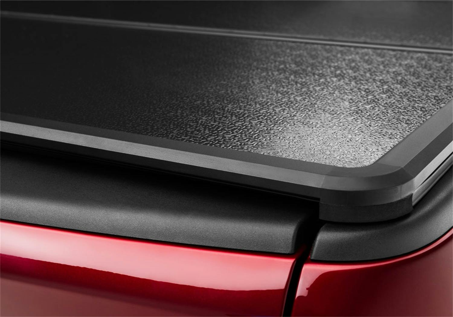 Rugged Liner EH-C6720 E-Series Hard Folding 20-21 Silv/Sierra HD 6'9 w/out Factory Side Storage Boxes