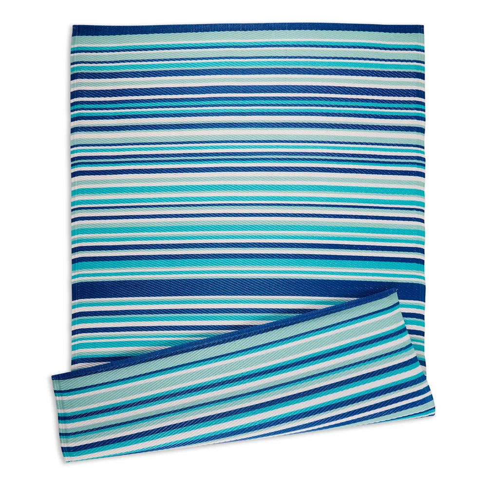4′ x 6′ Striped Rectangular Outdoor Area Throw Rug – Blue and White